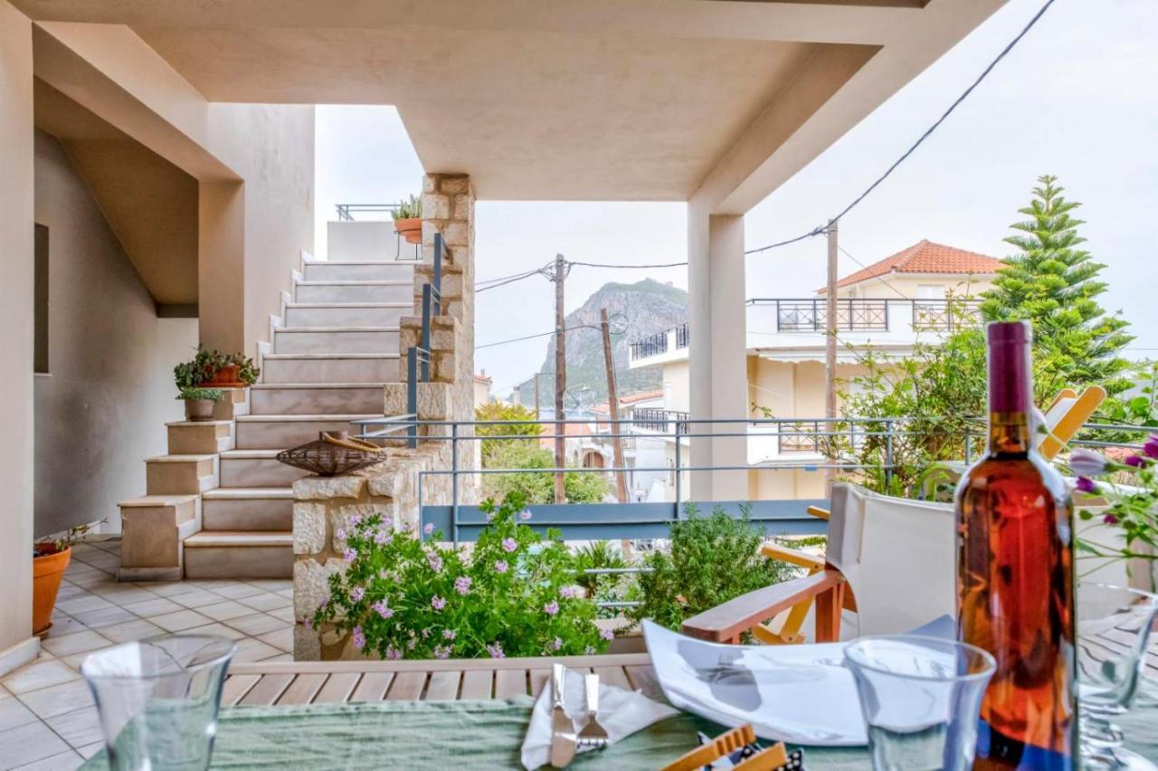 Modern Flat With Partial View