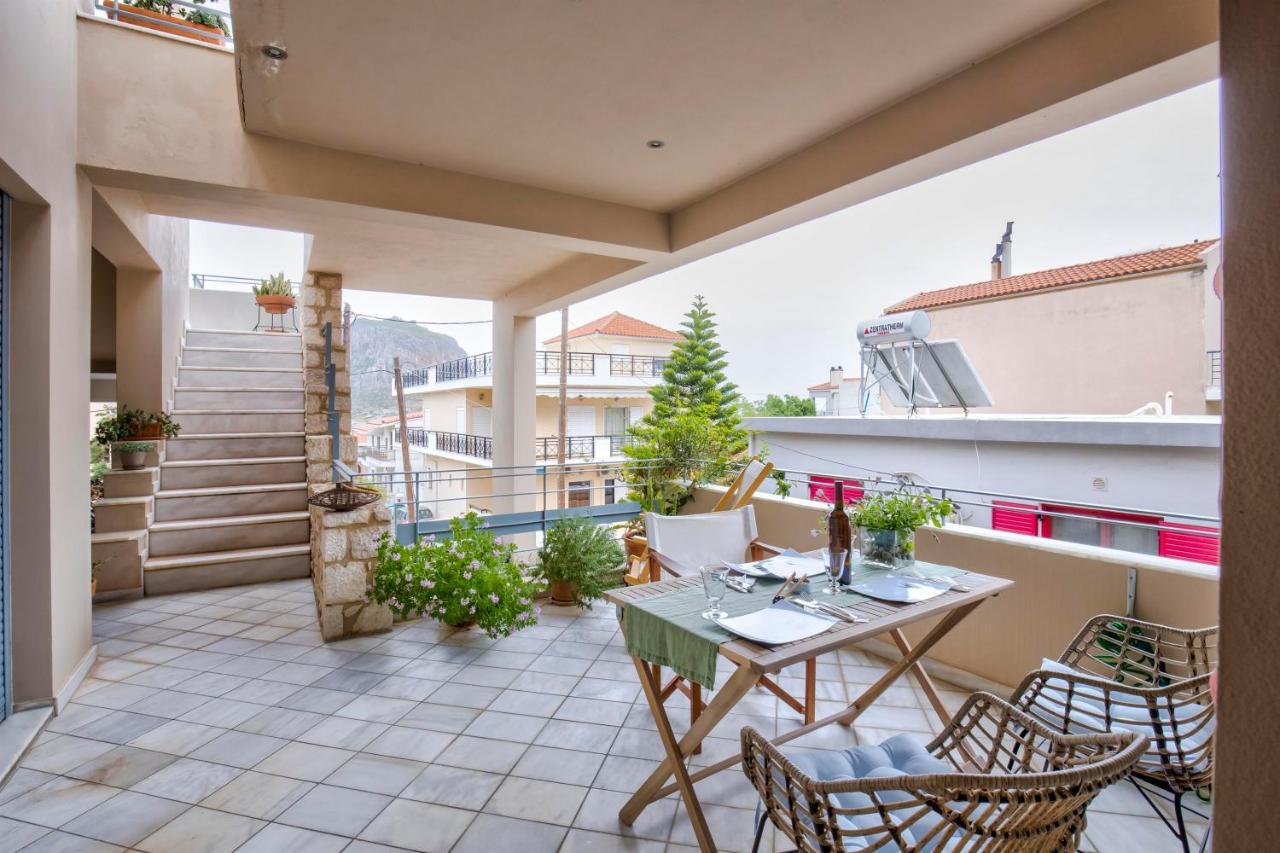 Modern Flat With Partial View Monemvasia
